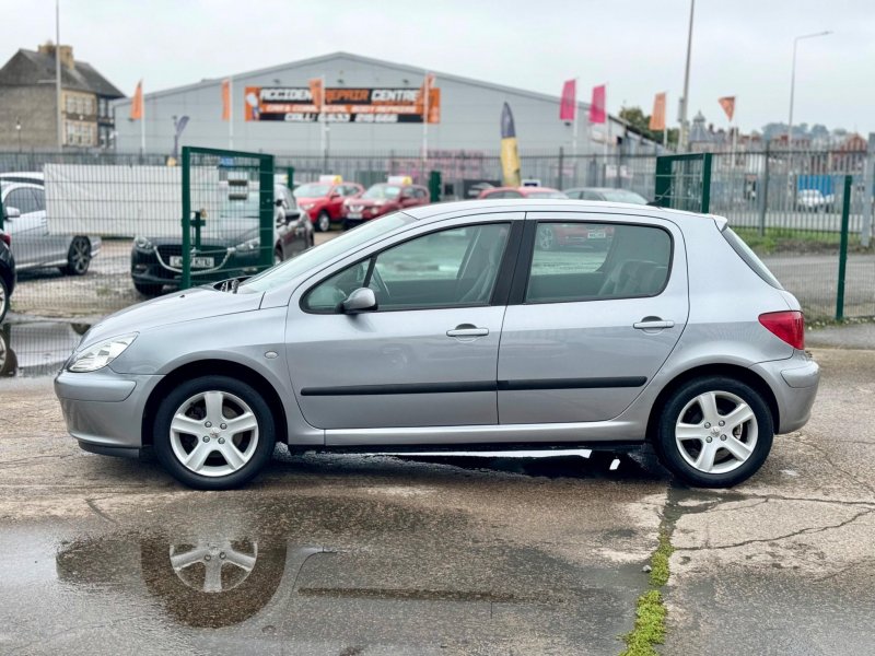 PEUGEOT 307