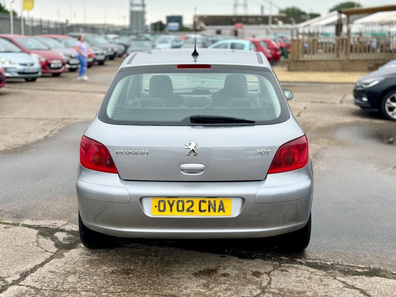 PEUGEOT 307