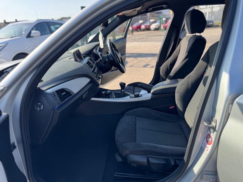 BMW 1 SERIES