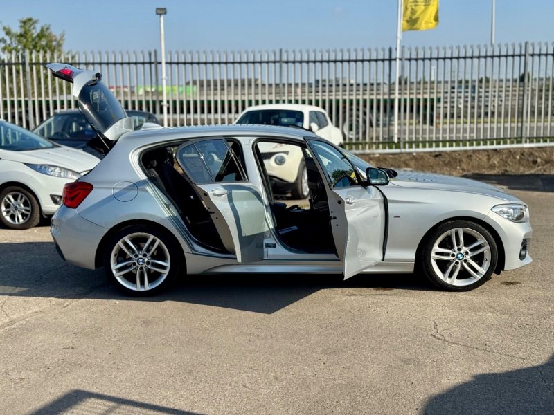 BMW 1 SERIES