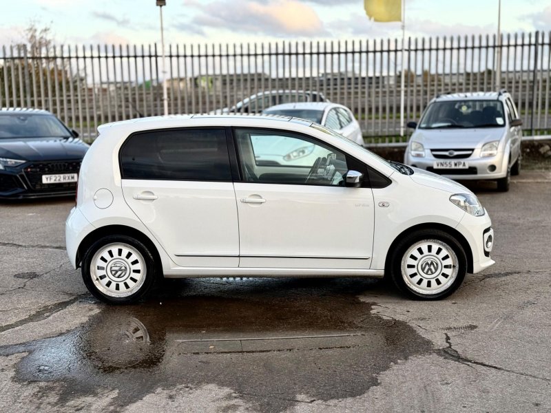 VOLKSWAGEN UP