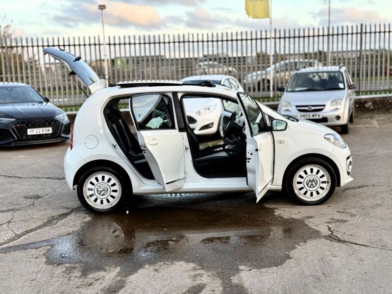 VOLKSWAGEN UP