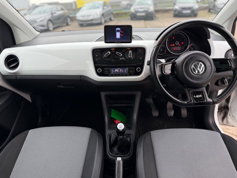 VOLKSWAGEN UP