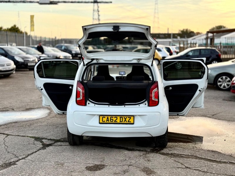 VOLKSWAGEN UP