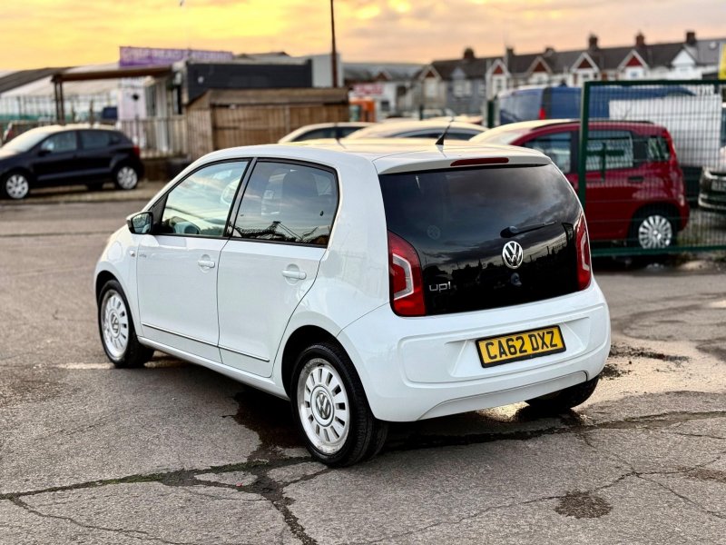 VOLKSWAGEN UP