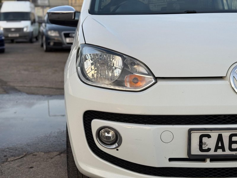 VOLKSWAGEN UP