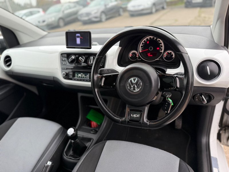 VOLKSWAGEN UP