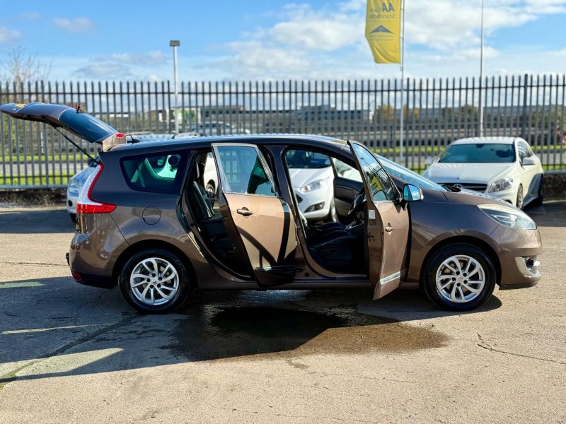 RENAULT GRAND SCENIC