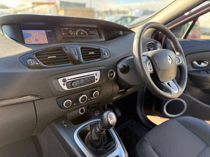 RENAULT GRAND SCENIC