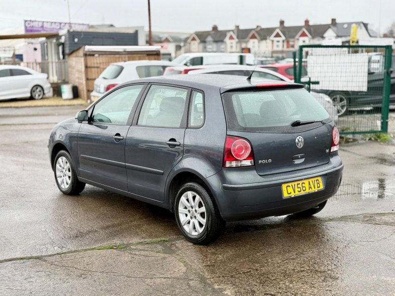 VOLKSWAGEN POLO