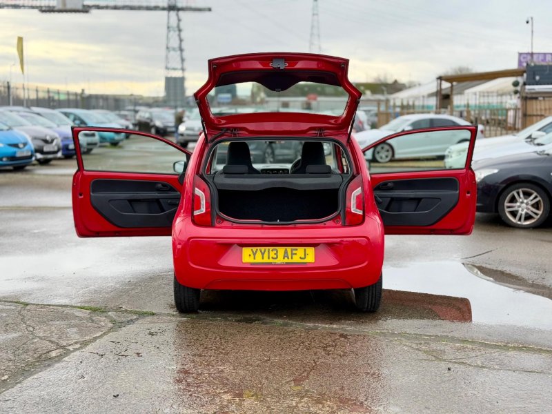 VOLKSWAGEN UP