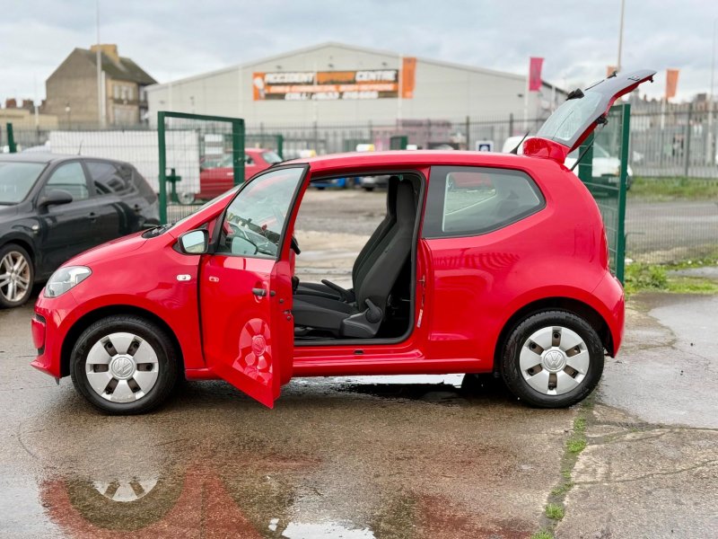 VOLKSWAGEN UP