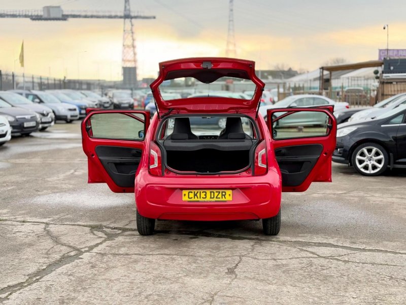 VOLKSWAGEN UP