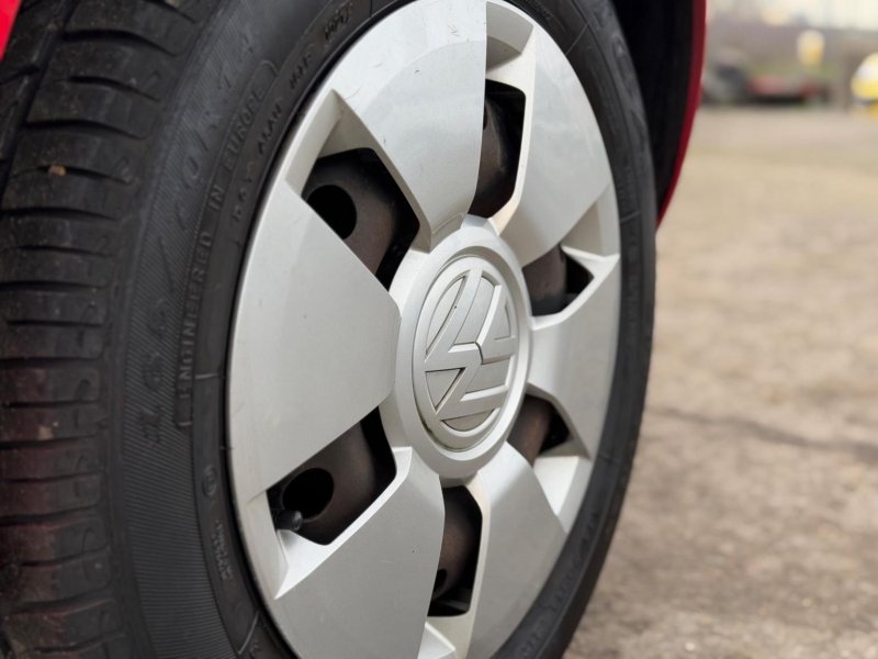 VOLKSWAGEN UP