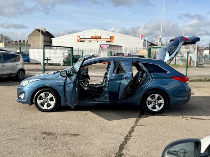 HYUNDAI I40